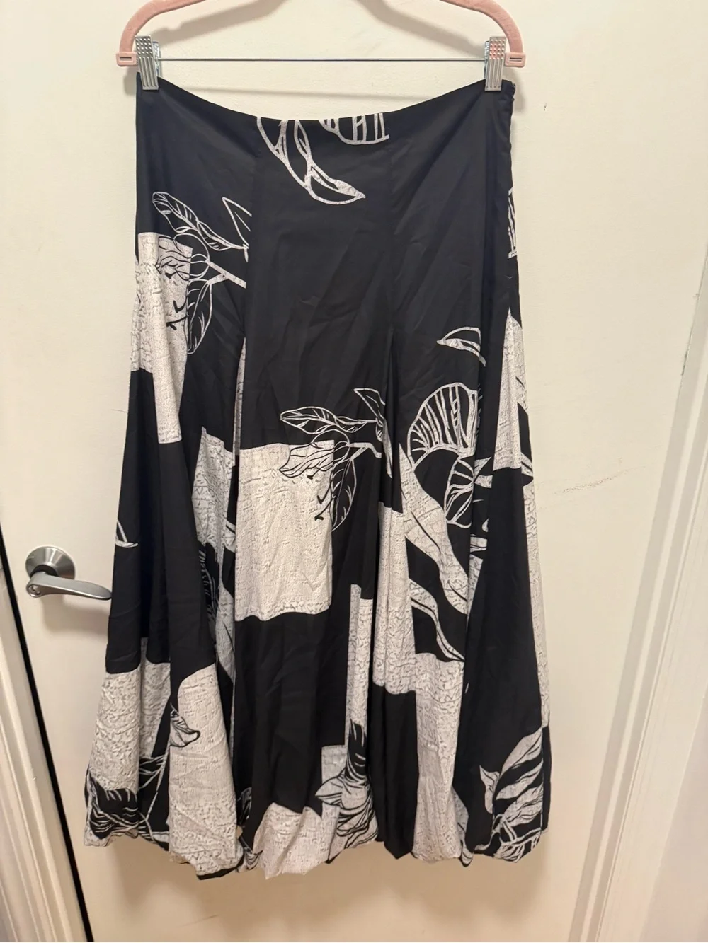 Commense Black and White A-Line Floral Panel Skirt - Picture 2 of 3